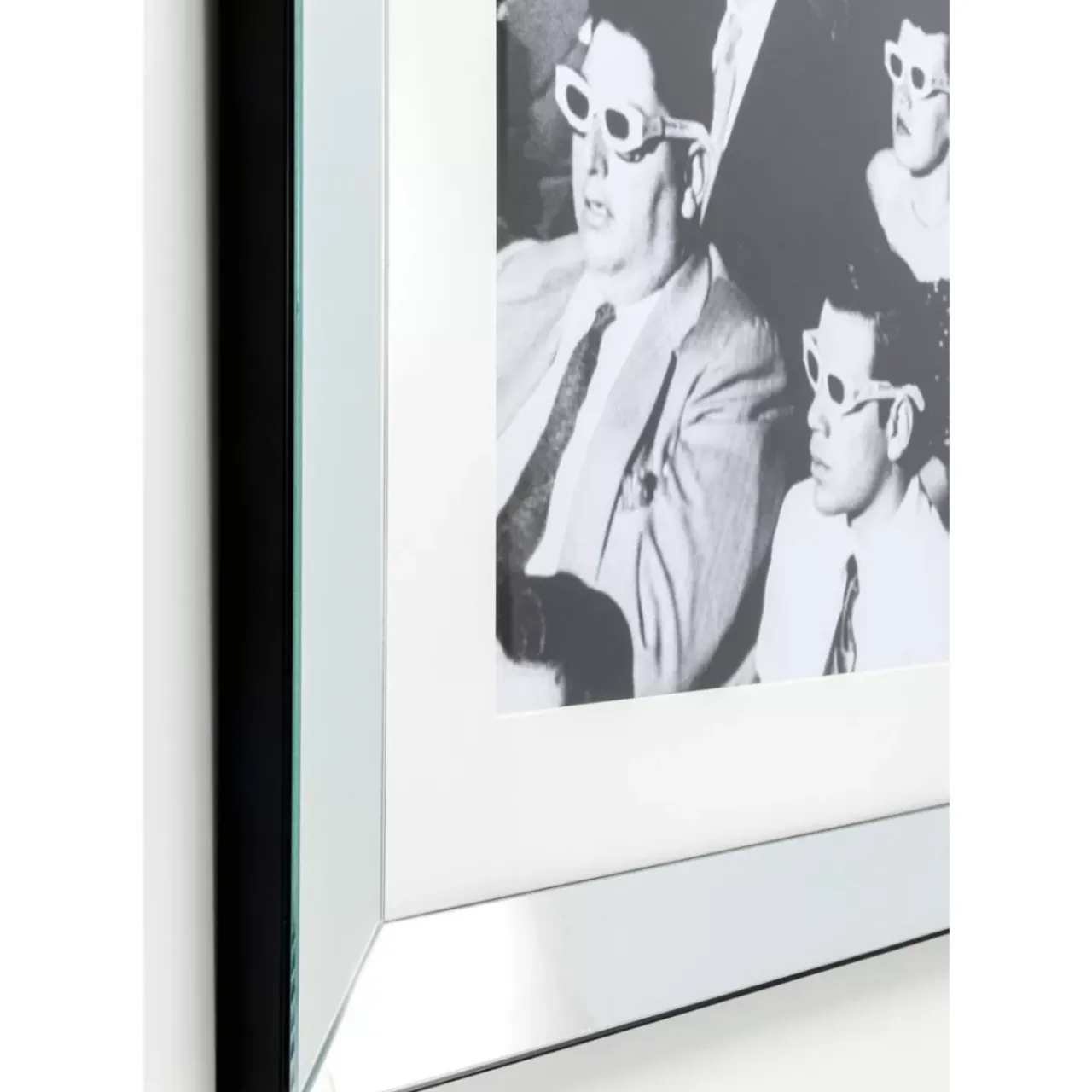 Bilder-KARE Design Gerahmtes Bild Audience 85X105Cm